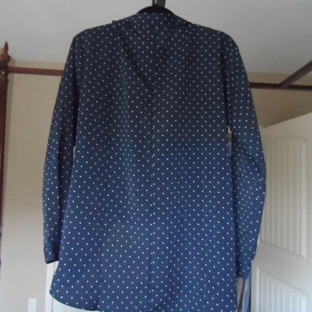 Polka Dot twist hem blouse - Picture 4 of 5